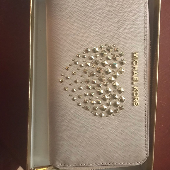 Michael Kors ❤️SOLD❤️ - Picture 5 of 8